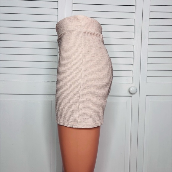 RUMER Beige High Rise Striped Shorts Size Medium - Picture 3 of 10